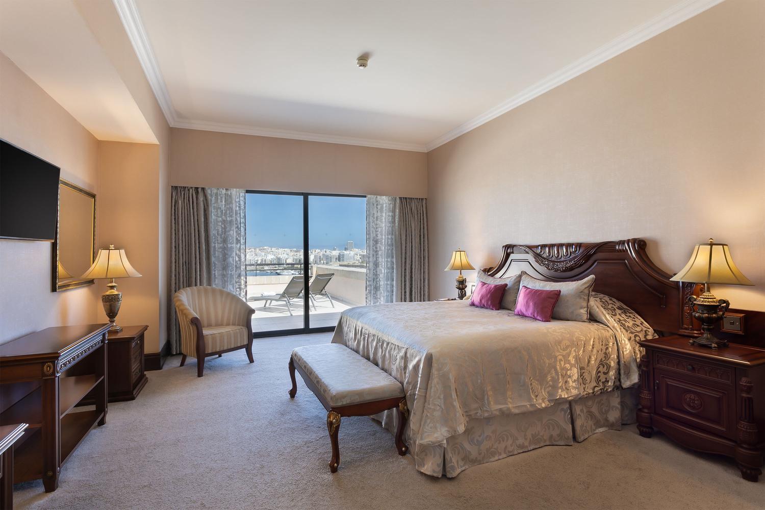 Royal Suite with Terrace and Full Sea View,1660283437:JPEG